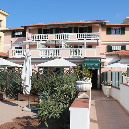 Del Prado Aparthotel Riva Ligure Εξωτερικό φωτογραφία
