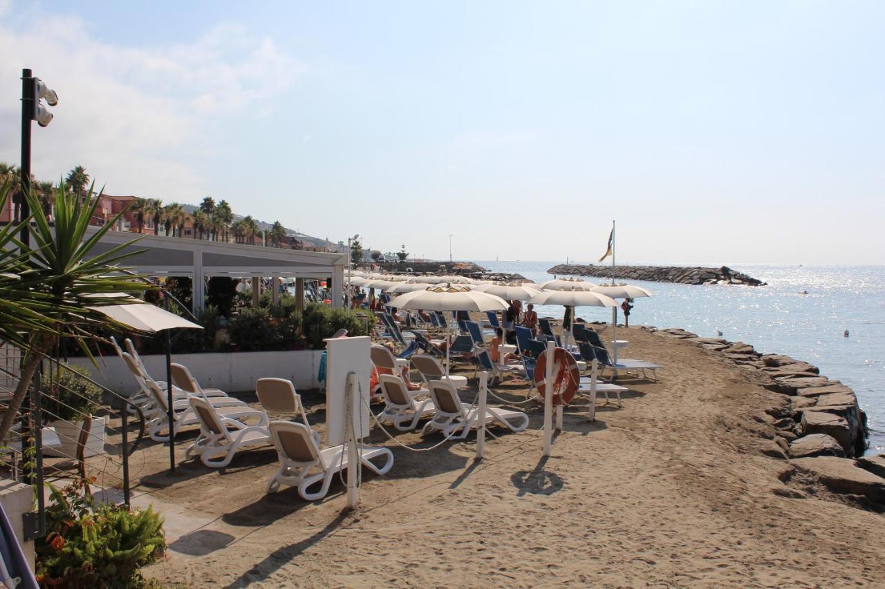Del Prado Aparthotel Riva Ligure Εξωτερικό φωτογραφία