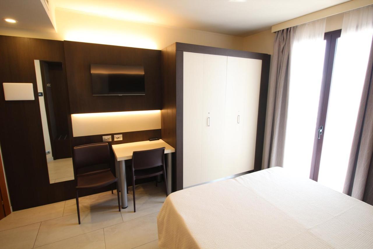 Del Prado Aparthotel Riva Ligure Εξωτερικό φωτογραφία
