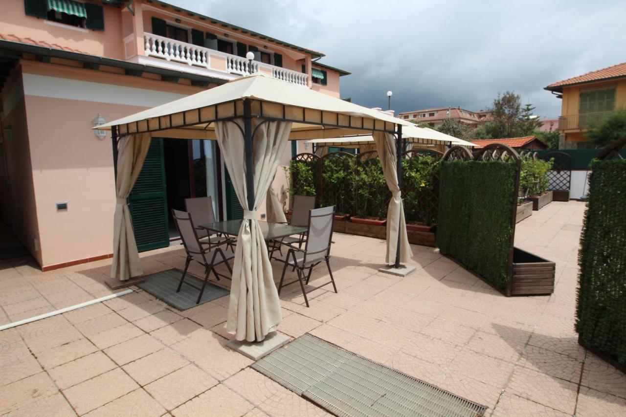 Del Prado Aparthotel Riva Ligure Εξωτερικό φωτογραφία