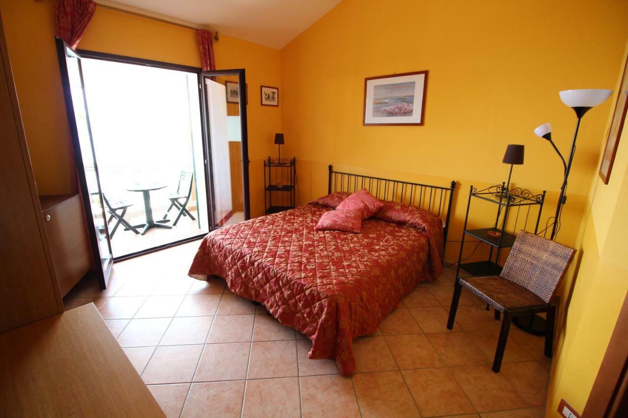 Del Prado Aparthotel Riva Ligure Εξωτερικό φωτογραφία