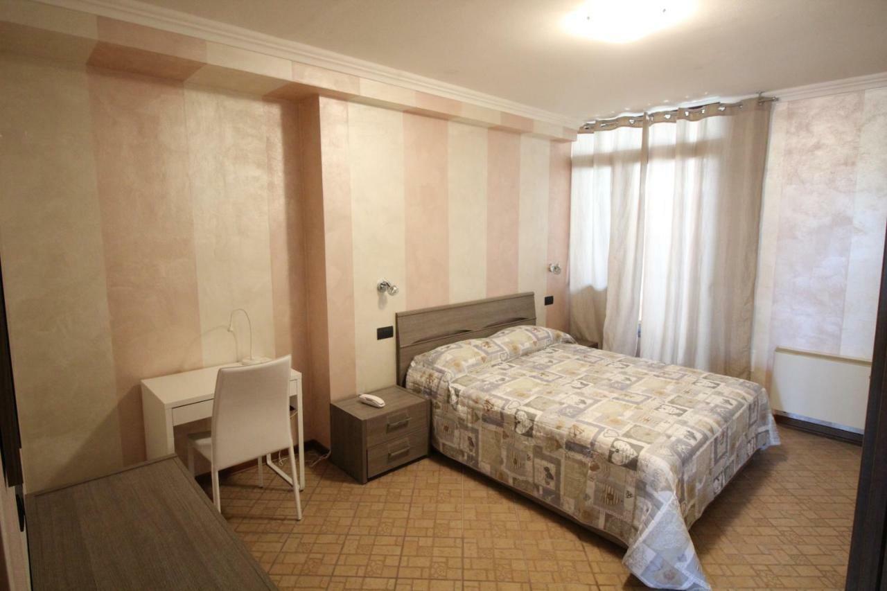 Del Prado Aparthotel Riva Ligure Εξωτερικό φωτογραφία