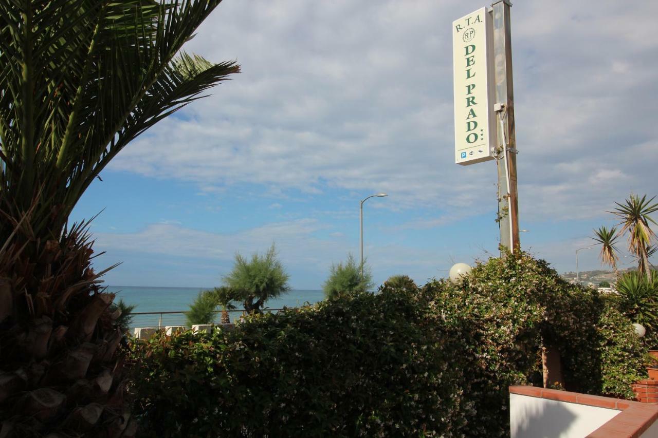 Del Prado Aparthotel Riva Ligure Εξωτερικό φωτογραφία
