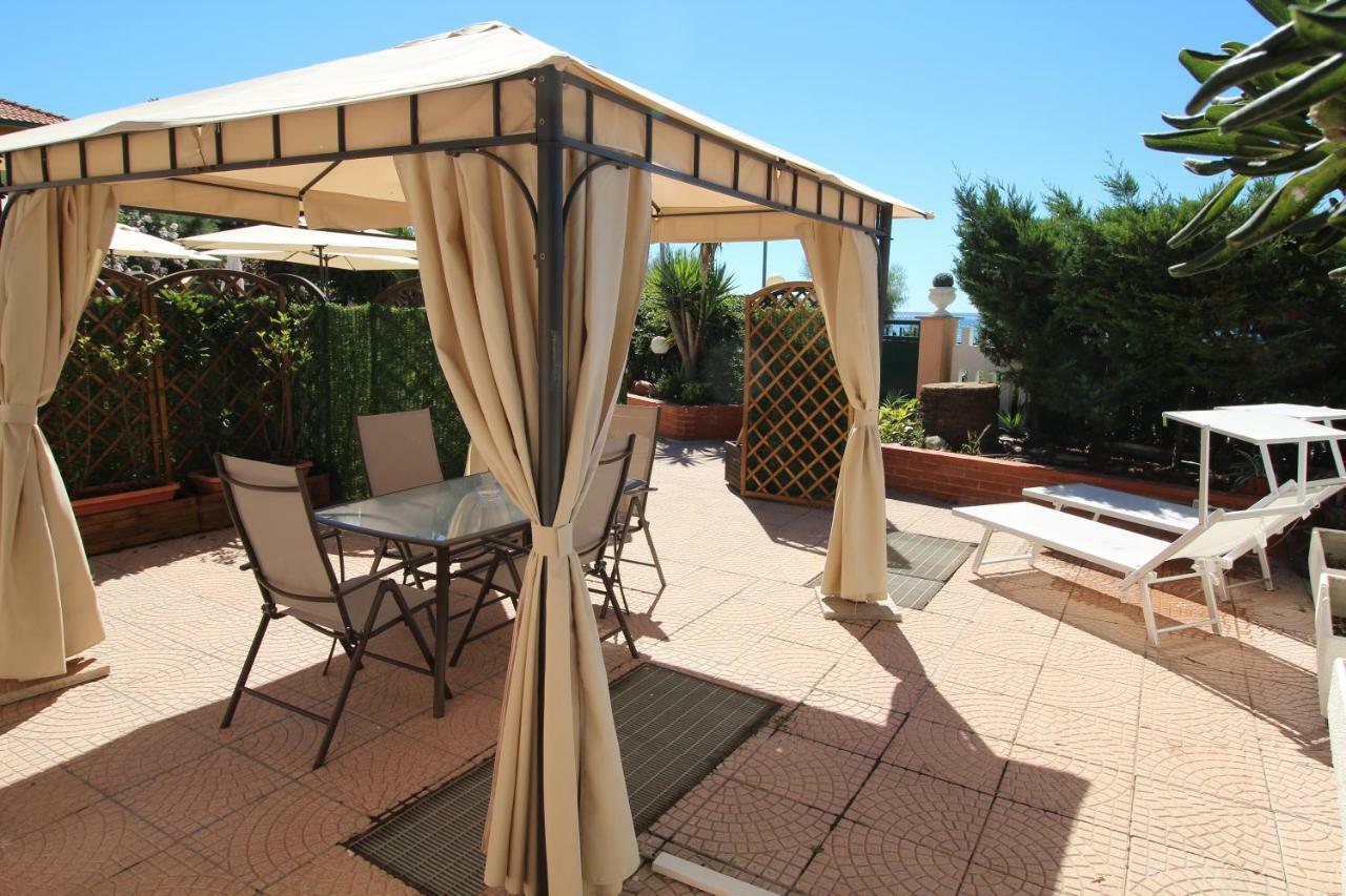 Del Prado Aparthotel Riva Ligure Εξωτερικό φωτογραφία
