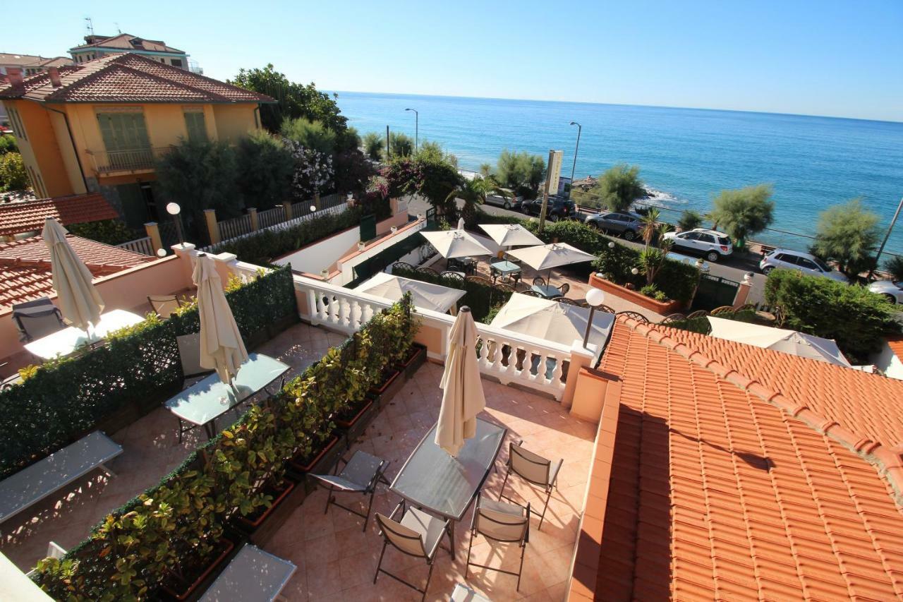 Del Prado Aparthotel Riva Ligure Εξωτερικό φωτογραφία