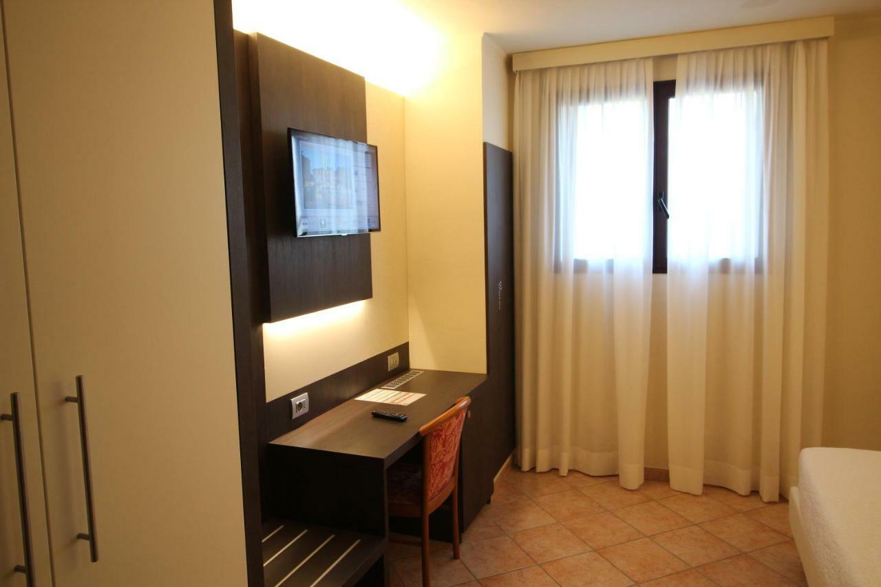 Del Prado Aparthotel Riva Ligure Εξωτερικό φωτογραφία
