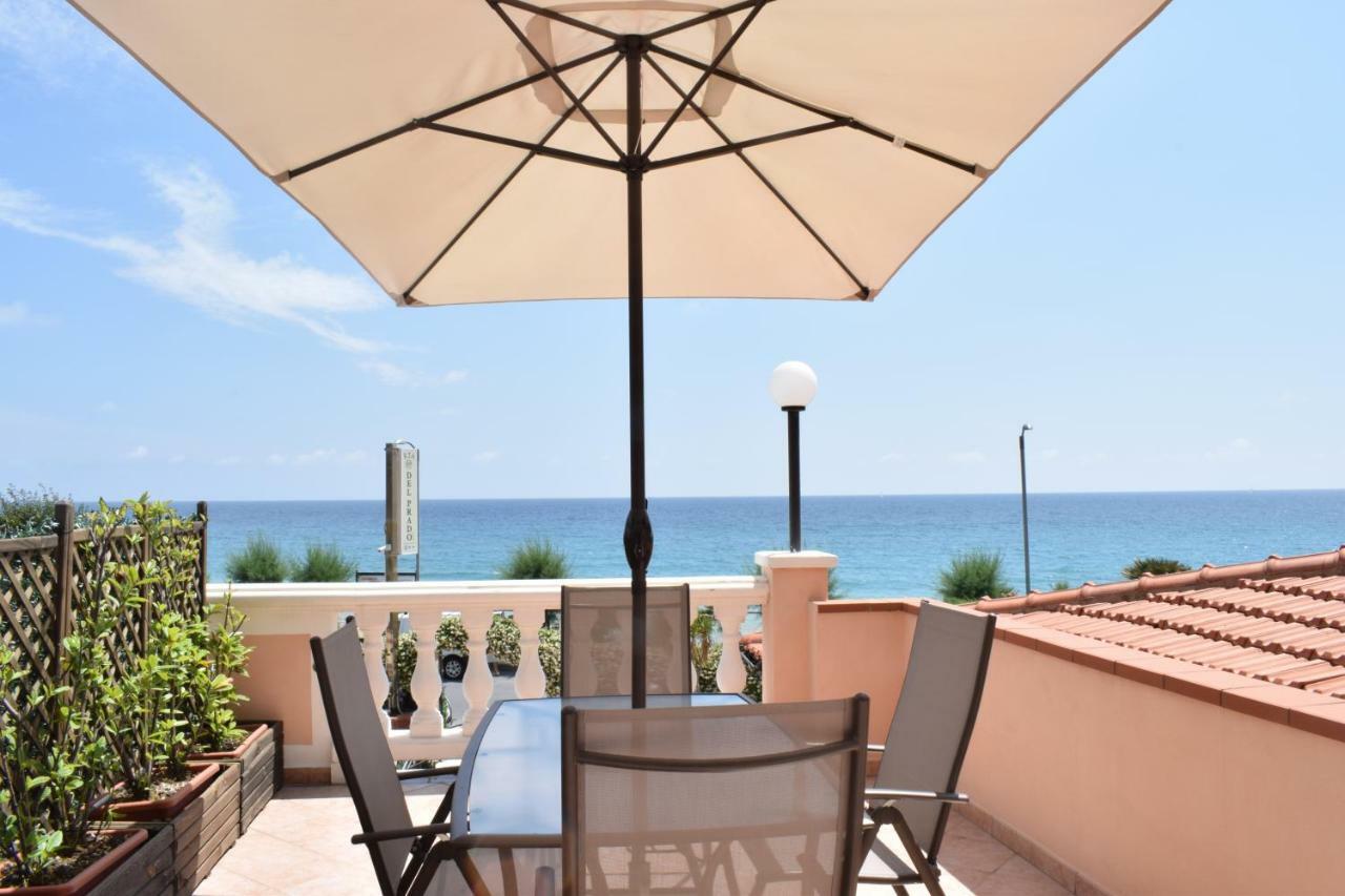Del Prado Aparthotel Riva Ligure Εξωτερικό φωτογραφία