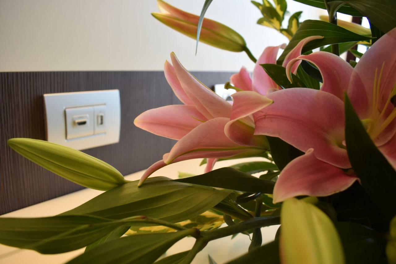 Del Prado Aparthotel Riva Ligure Εξωτερικό φωτογραφία